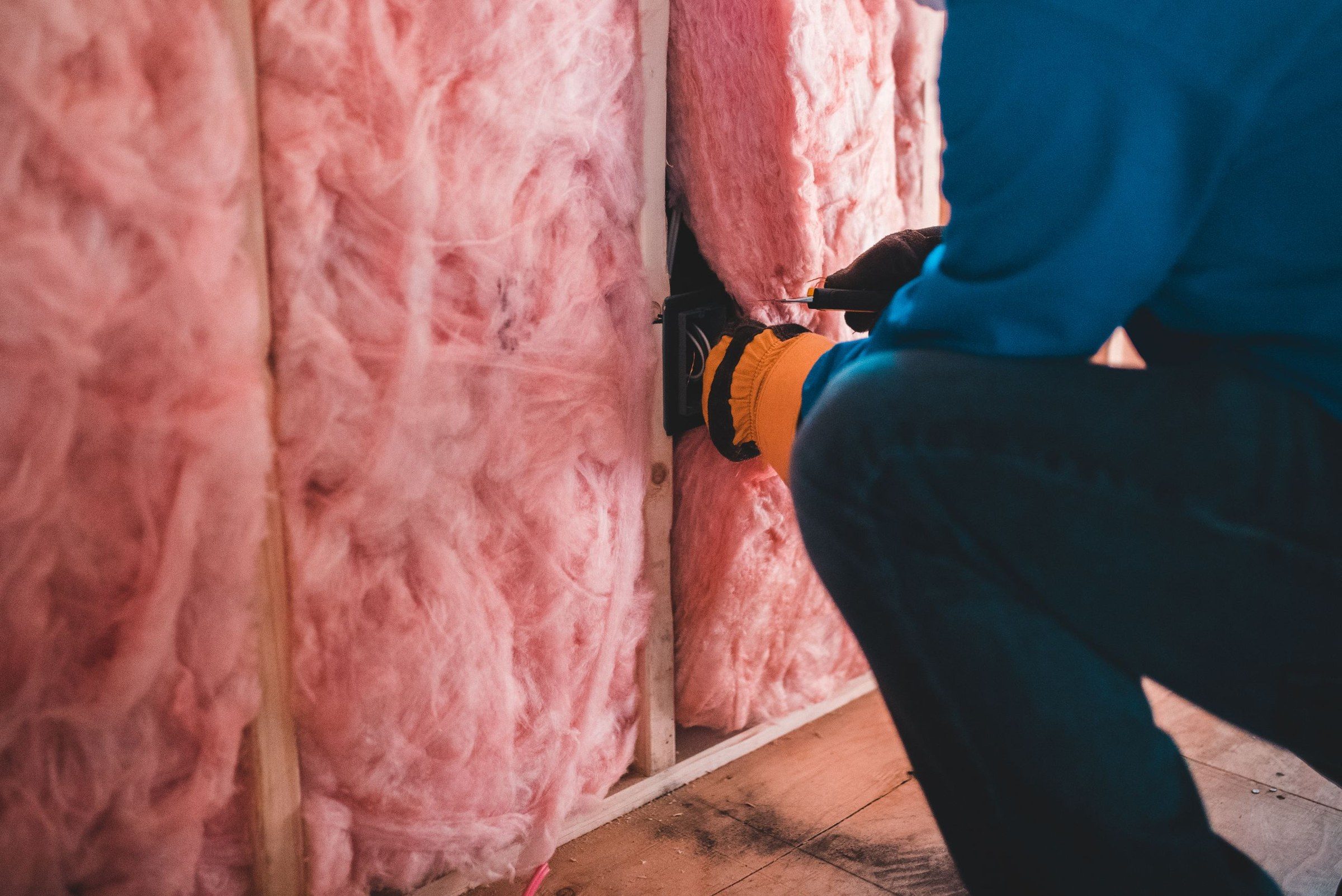 Chantier d'isolation thermique de combles perdus