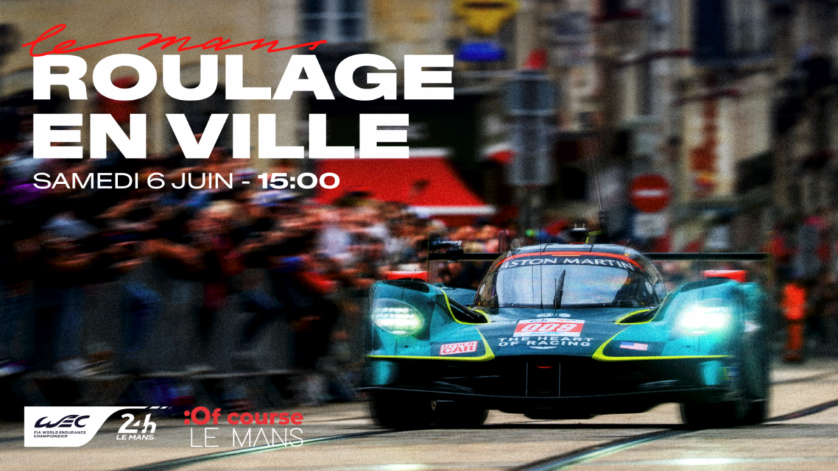Voiture de course sur circuit lors d'une épreuve de sport automobile